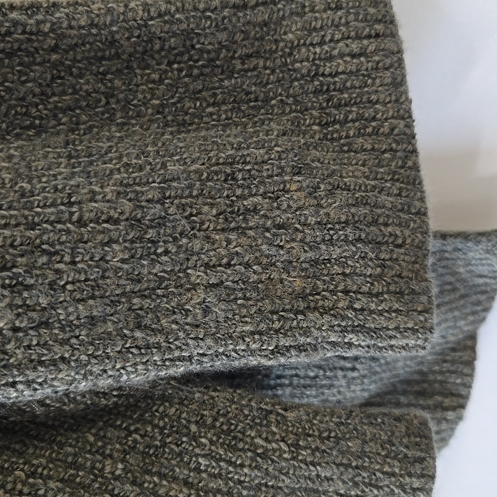 Sweater - Picture 3 of 8